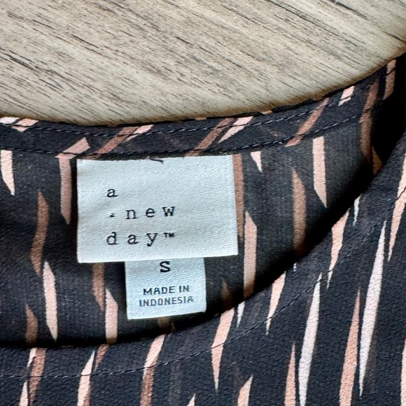 A New Day Black Tan Abstract Print Long Sleeve Blouse Size S - Picture 2 of 8